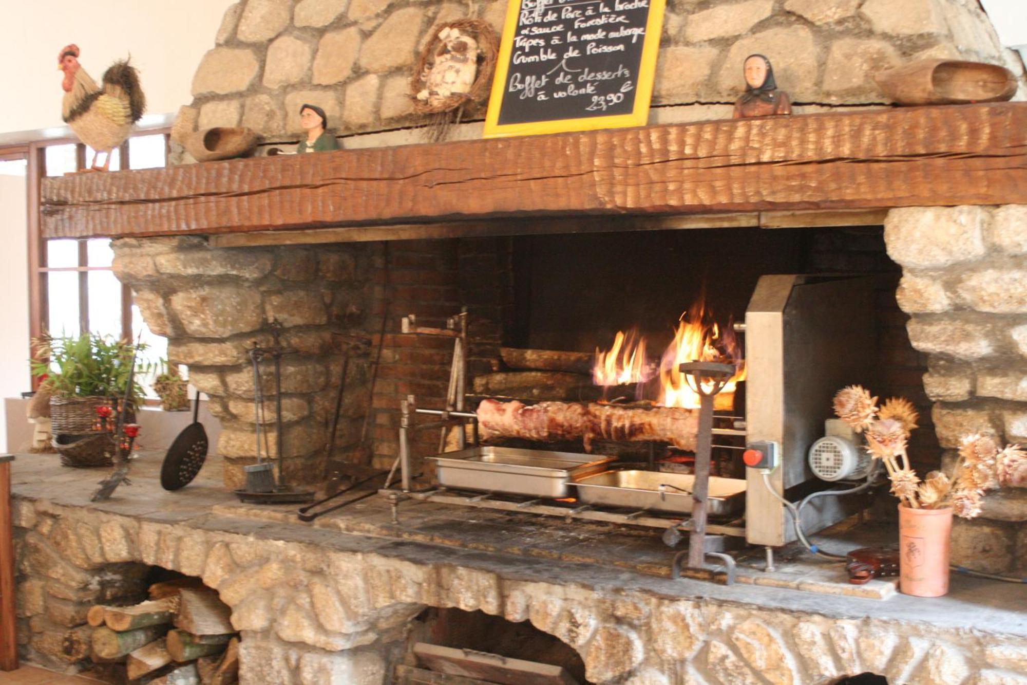 Logis Hotel Restaurant Auberge De L'Espinouse Fraisse-sur-Agout Exterior photo